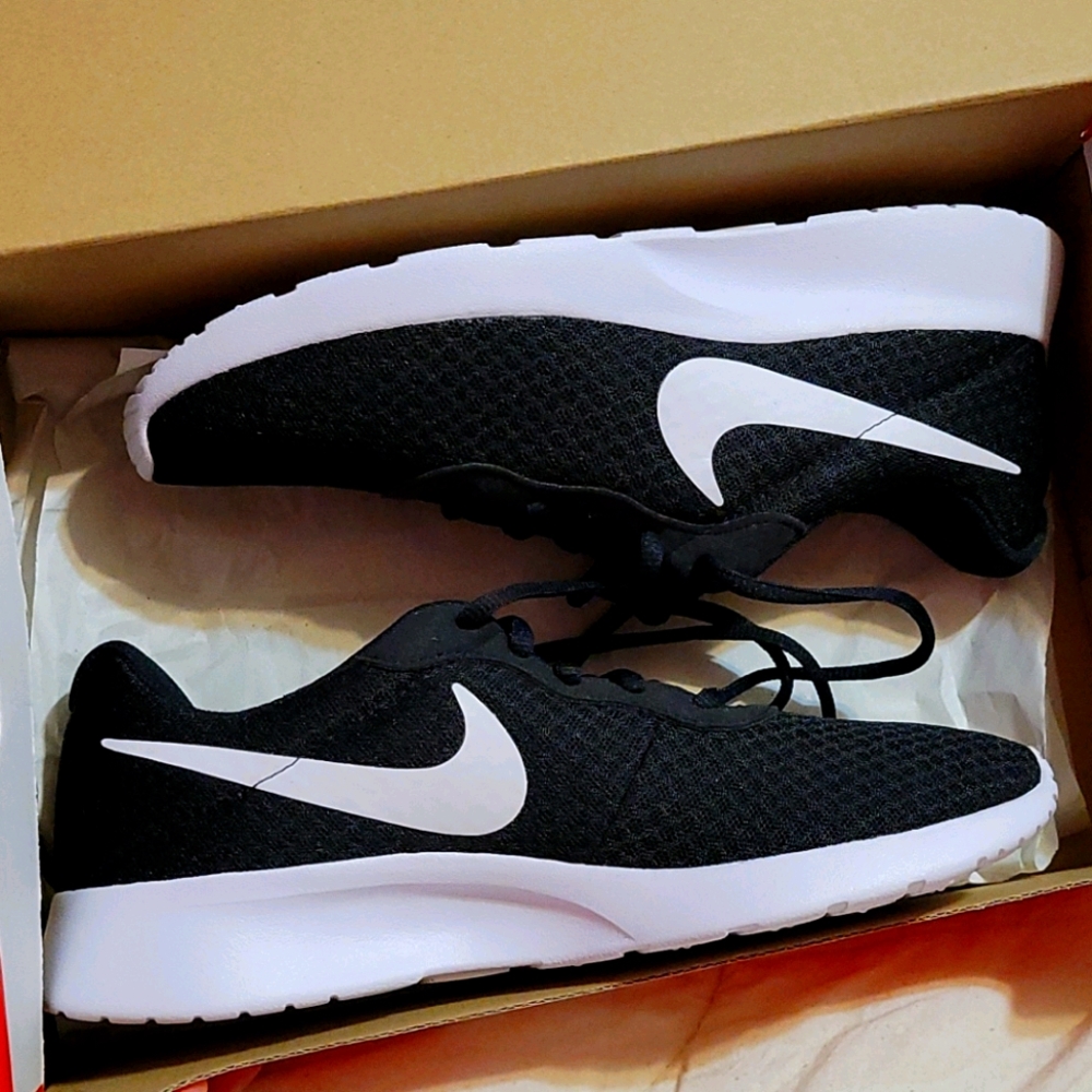 Nike women's black gym shoes - Size 8